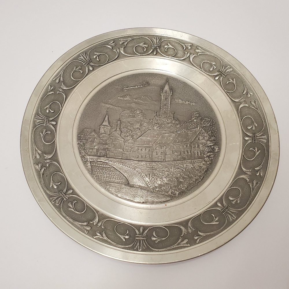 Reizinn Handguss Fancy Pewter plate German 9 3/4"